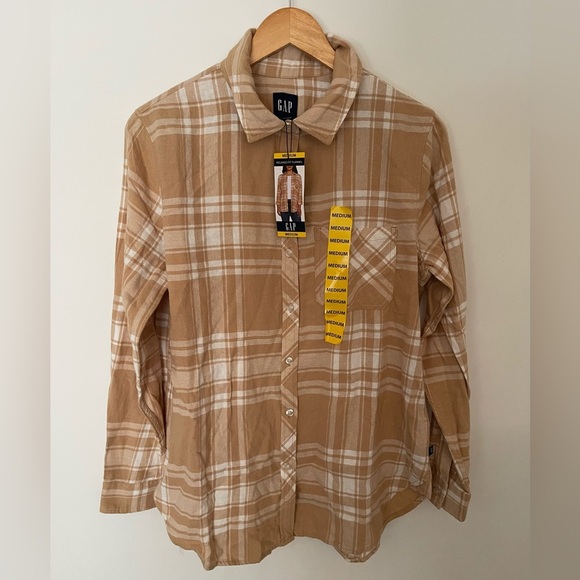 Gap Women's Soft Cotton Relaxed Fit Button Up Flannel Shirt Size Medium Plaid - Picture 1 of 5